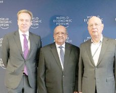 Forum économique mondial : M. Messahel, reçu à Genève par le président exécutif