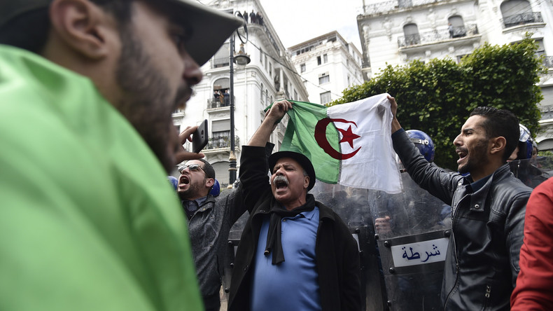 Manifestations en Algérie : des journalistes dénoncent un black-out médiatique