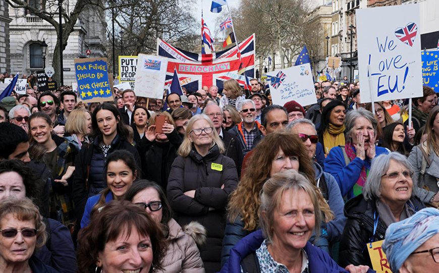 Des centaines de milliers de Britanniques à Londres pour un 2e référendum sur le Brexit