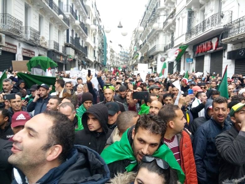 Algérie / Le FLN chahuté comme en 1988, mais pas par les mêmes gamins !