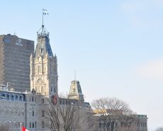 Comment le Québec fait-il face au débat sur la laïcité et le port du voile?