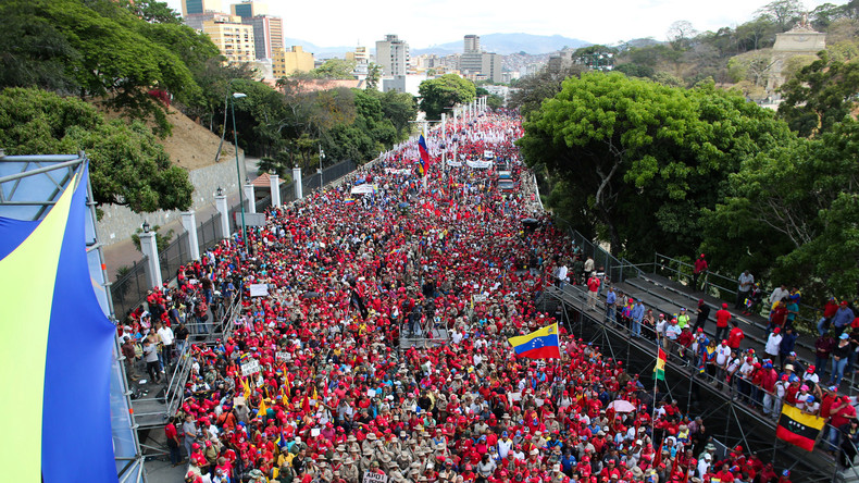 Venezuela / Devant une foule immense, Maduro tacle Guaido, «la marionnette diabolique» (VIDEOS)