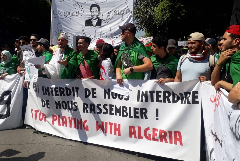 L’Intifadah pacifique algérienne : démocratique et populaire (blog des contributions)