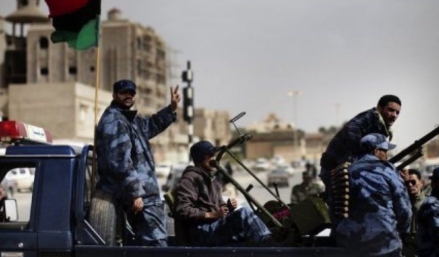 Libye / Tunis, Alger et Le Caire dénoncent les flux «continus» d’armes et de terroristes