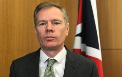 L’ambassadeur britannique dit avoir tenu une « bonne » réunion avec un législateur iranien au sujet des différends bilatéraux