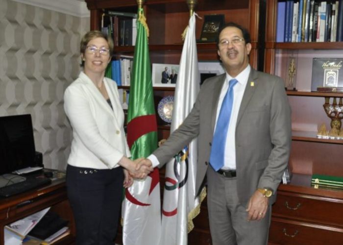 Coopération : Le président hongrois décore deux Algériens