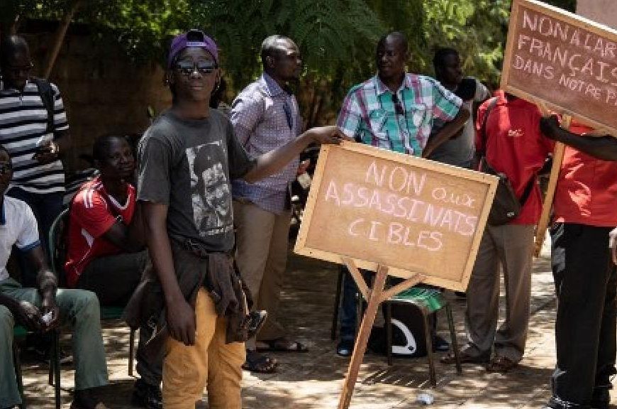 Burkina Faso / Un millier de personnes contre « le terrorisme et les bases étrangères »