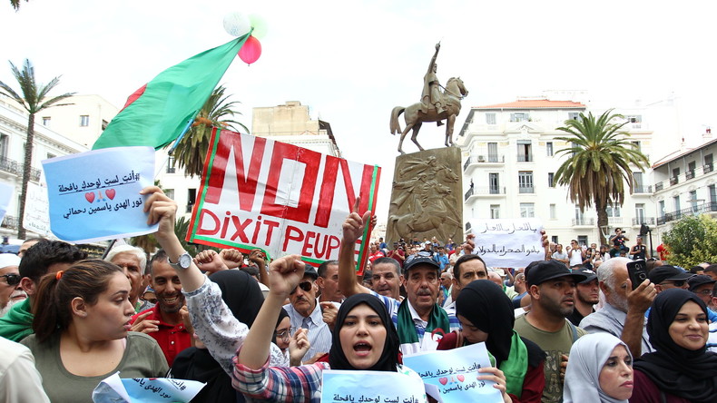 Algérie / La rue rejette l’élection à la veille de la clôture des dossiers pour la présidentielle