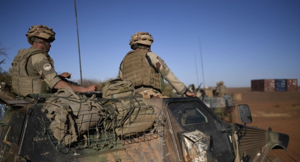 «Nous demandons aux Russes de venir»: la présence militaire française rejetée par des manifestants au Mali
