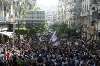 Algérie / Aller sans tarder vers une transition pour sauver le pays