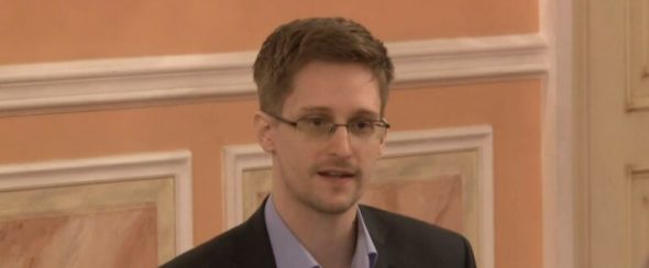 Etats-Unis d’Amérique / Le livre des Mémoires de Snowden est sorti