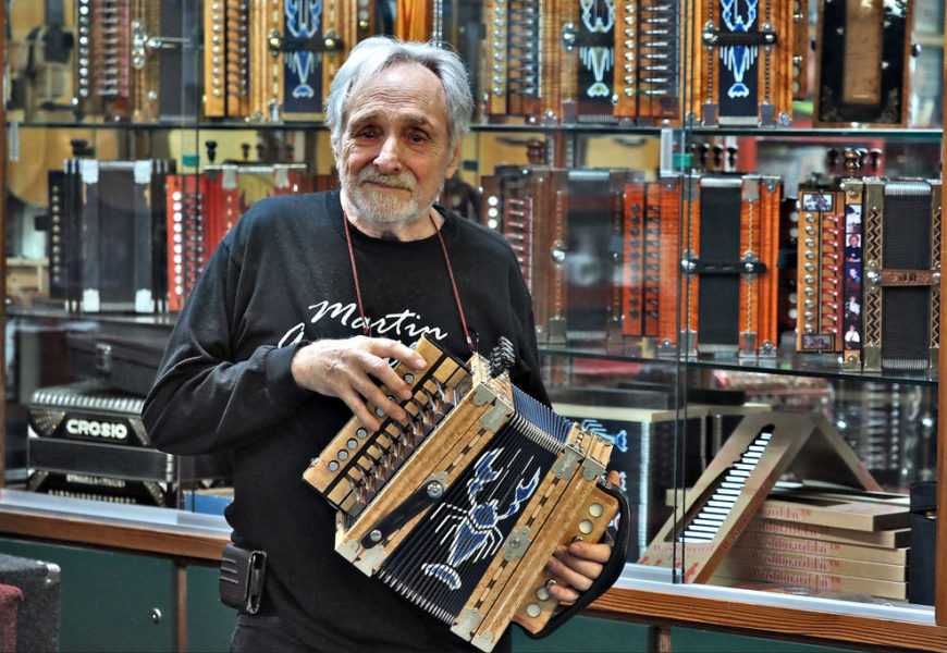 En Louisiane, un fabriquant d’accordéons qui ne s’est jamais autant amusé (reportage)