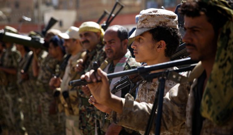 Les Houthis lancent de nouvelles attaques de missiles et de drones contre les installations pétrolières de l’Etat saoudien