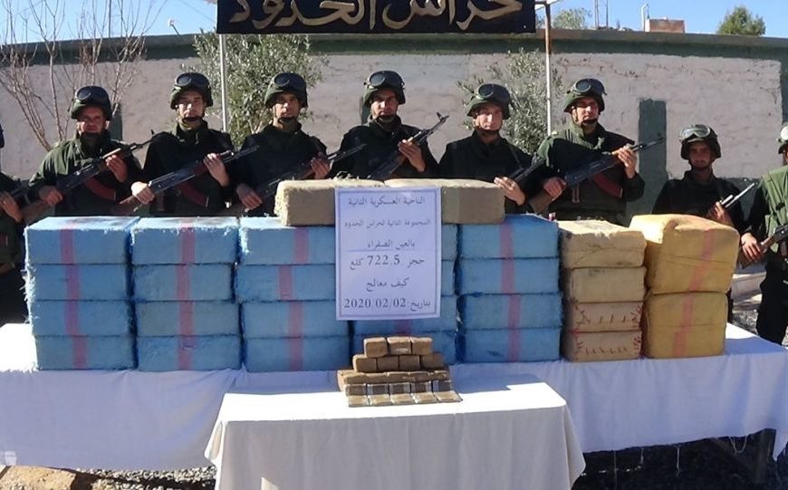 L’armée algérienne a encore saisi près d’une tonne de cannabis à la frontière avec le Maroc – photos