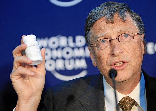 COVID-19 / Un grand scientifique américain dénonce les mensonges de Moderna, le labo financé par Bill Gates