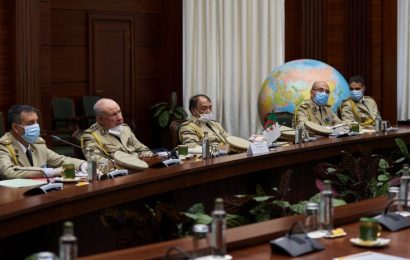 Visite du chef d’état-major de l’Armée Algérienne à Moscou pour aplanir les divergences de vues sur la Libye