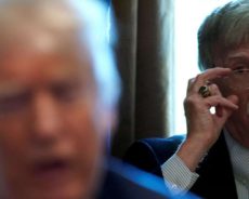 Bolton paiera le prix «fort» pour son livre, promet Trump