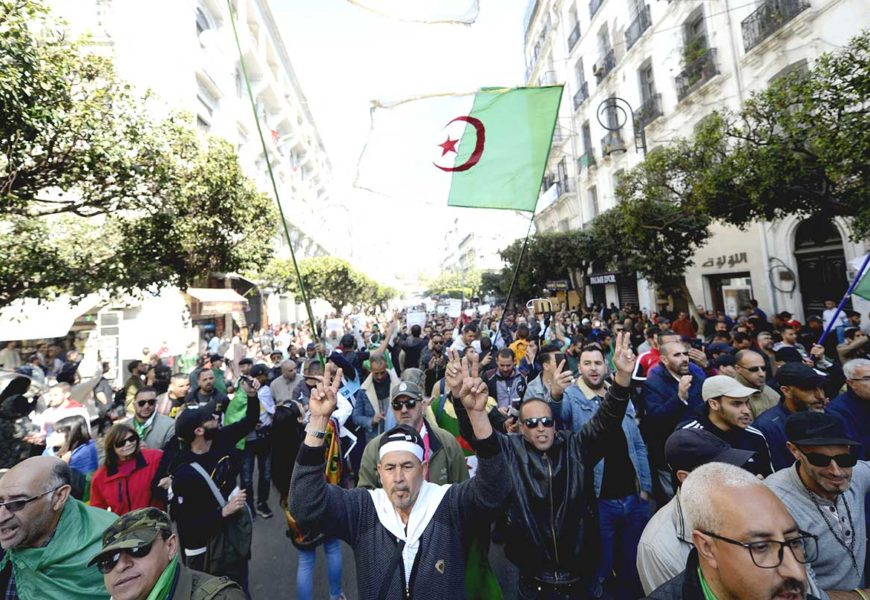 Algérie / Des intervenants évoquent l’implication de «la main étrangère» dans le mouvement : Le hirak cible d’attaques simultanées