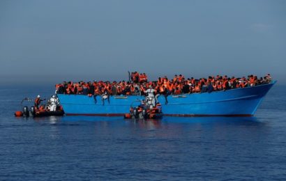 Banksy finance un navire pour secourir les migrants en Méditerranée