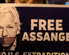 La parodie de procès de Julian Assange, une cruelle farce pseudo-juridique