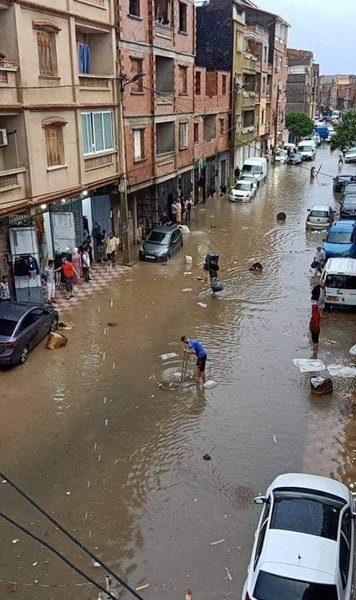 Les inondations en Algérie suscitent colère et dérision