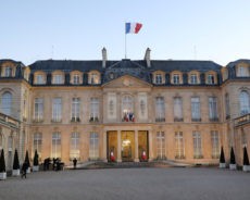 France / Arrêts maladie, démissions, pressions : la cellule diplomatique de l’Elysée impose-t-elle sa loi ?
