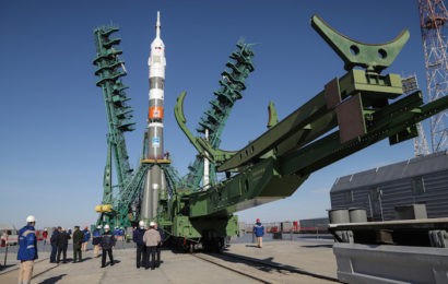 Deux Russes et une Américaine rejoignent l’ISS à bord d’une fusée Soyouz