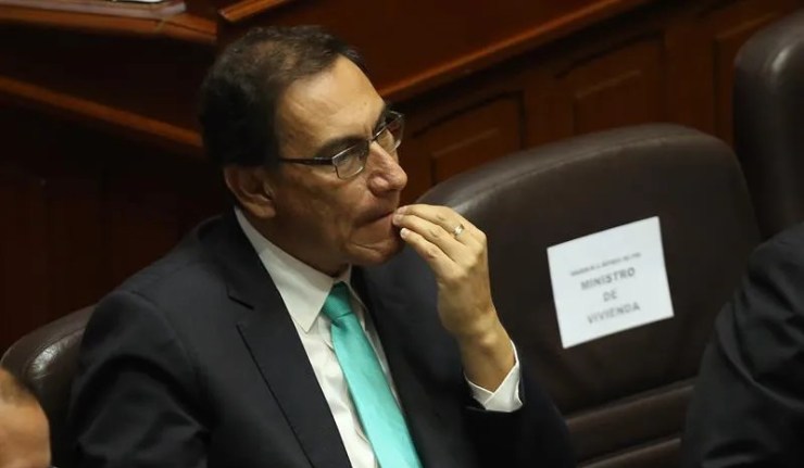 Le président du Pérou est destitué par le Parlement
