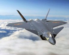 Chine / En attendant le chasseur-bombardier autonome de 6ème génération « Dark Sword », le Chengdu J-20 est produit en masse