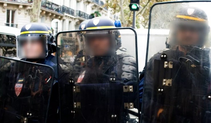 France / Les journalistes ont le droit de rendre compte du travail des forces de police (FEJ)