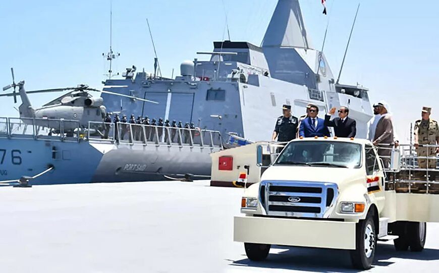 L’Égypte inaugure une base navale proche de la Libye: un cas d’école de «Hard power»