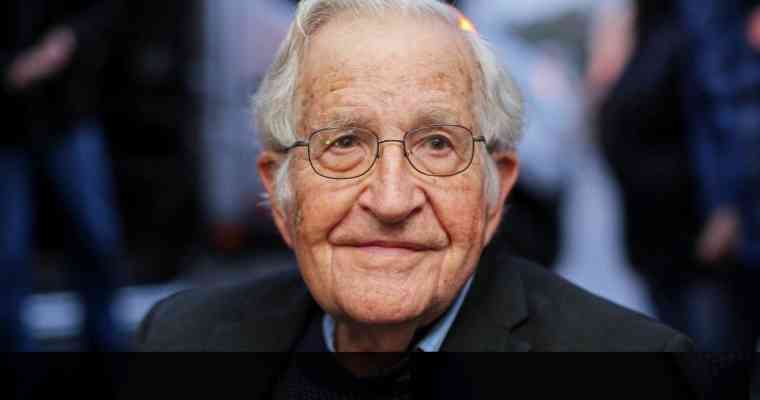 Noam Chomsky : « L’Irlande a volé aux travailleurs pauvres des dizaines de billions de dollars »