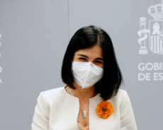 L’Espagne propose de « reprendre une vie normale » et de traiter le Covid-19 comme la grippe