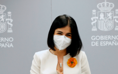 L’Espagne propose de « reprendre une vie normale » et de traiter le Covid-19 comme la grippe