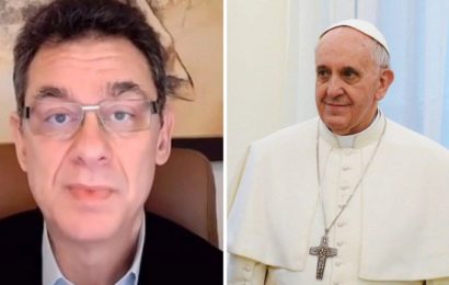 Le pape François a secrètement rencontré le PDG de Pfizer