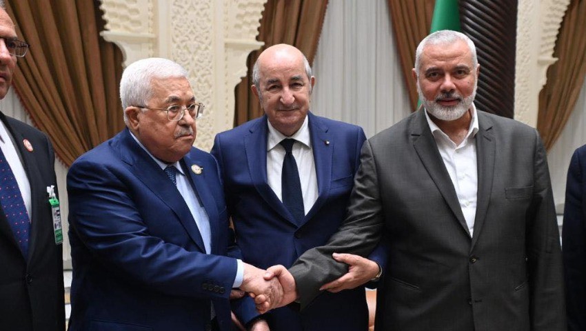 Rencontre à Alger de Mahmoud Abbas et le chef du Hamas, Ismaïl Haniyeh : Une poignée de main qui dérange.