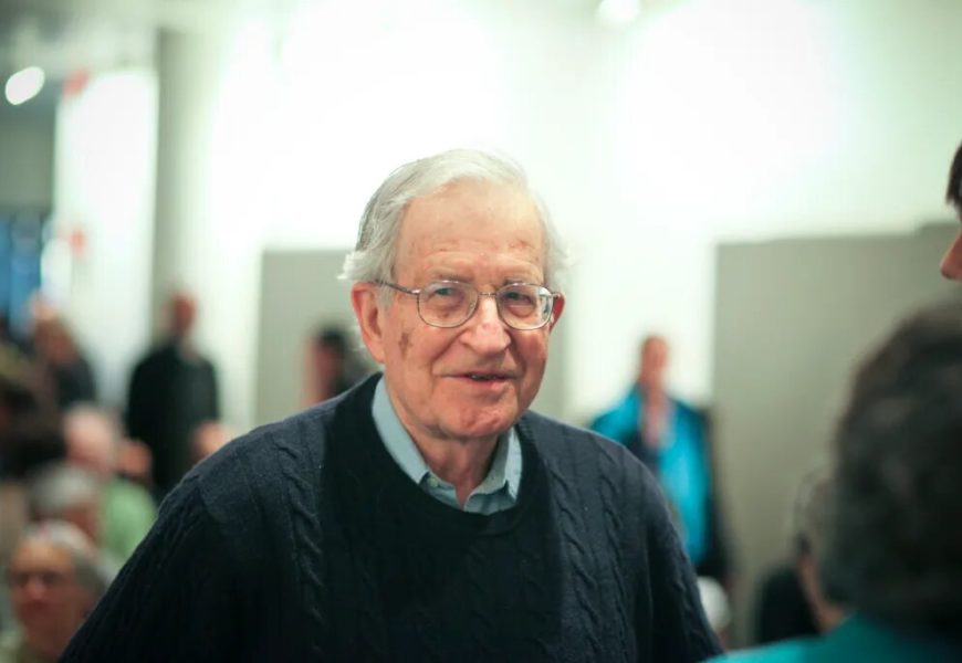 » Noam Chomsky : En Ukraine, un règlement diplomatique est-il encore possible ?