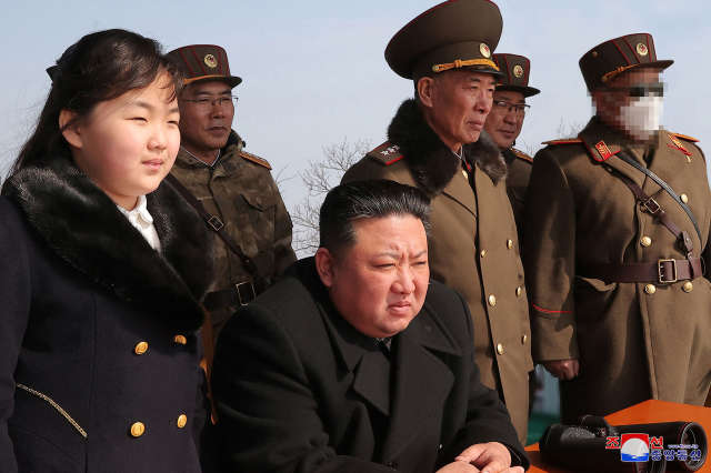 En Corée du Nord, Kim Jong-un mène un exercice de « contre-attaque nucléaire »