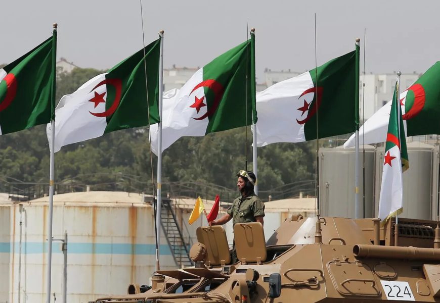 La France « a tout fait pour que l’Afrique ne s’arme pas », déplore un ancien gradé algérien