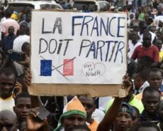 Sénateurs français et experts reconnaissent l’échec de la politique de Paris en Afrique