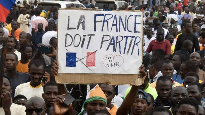 Sénateurs français et experts reconnaissent l’échec de la politique de Paris en Afrique