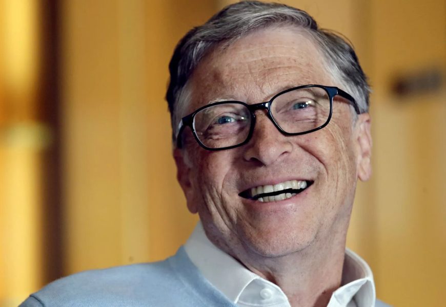 Avec l’IA nous pourrons ne travailler que trois jours par semaine, estime Bill Gates