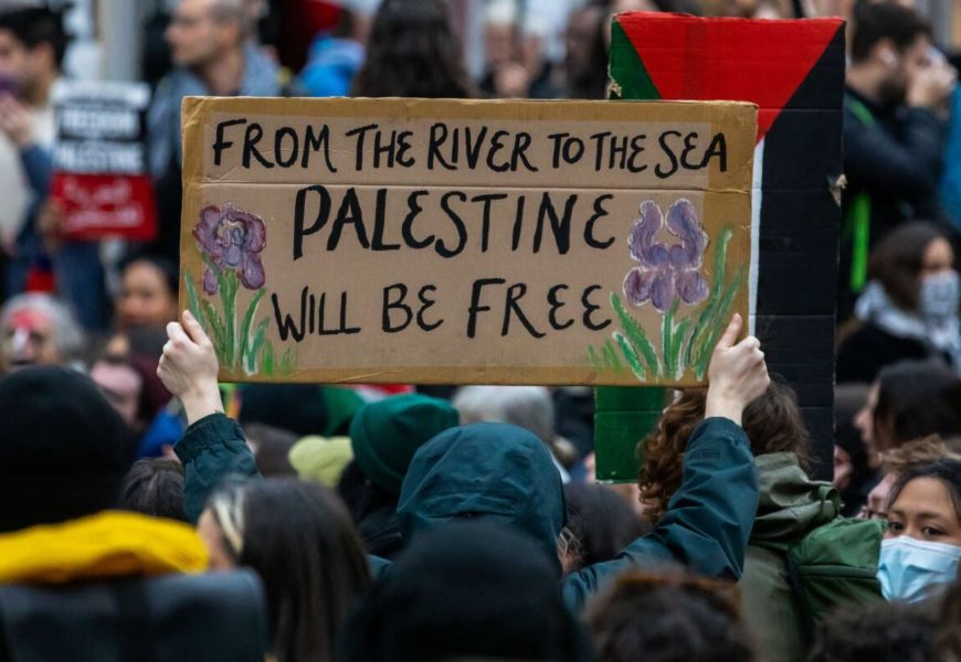 La Palestine « libre du fleuve à la mer » : un appel à l’égalité des droits au sein d’un État démocratique