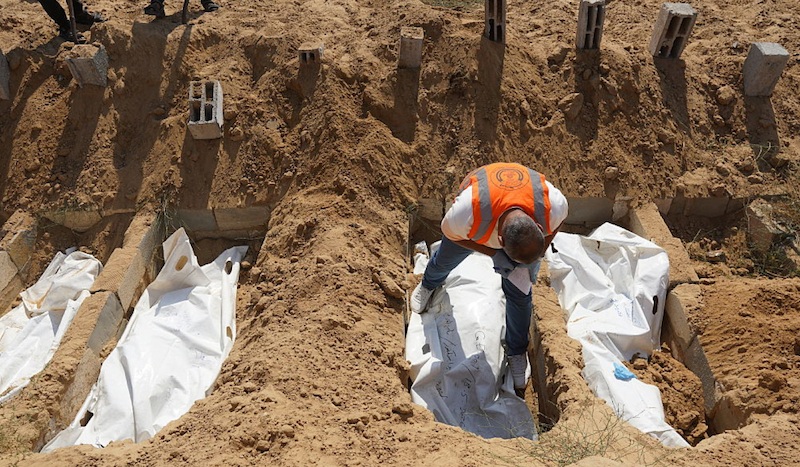 Gaza : les familles de Gaza continuent de fouiller les décombres à la recherche de leurs proches assassinés par les Israéliens Gaza : les familles de Gaza continuent de fouiller les décombres à la recherche de leurs proches assassinés par les Israéliens